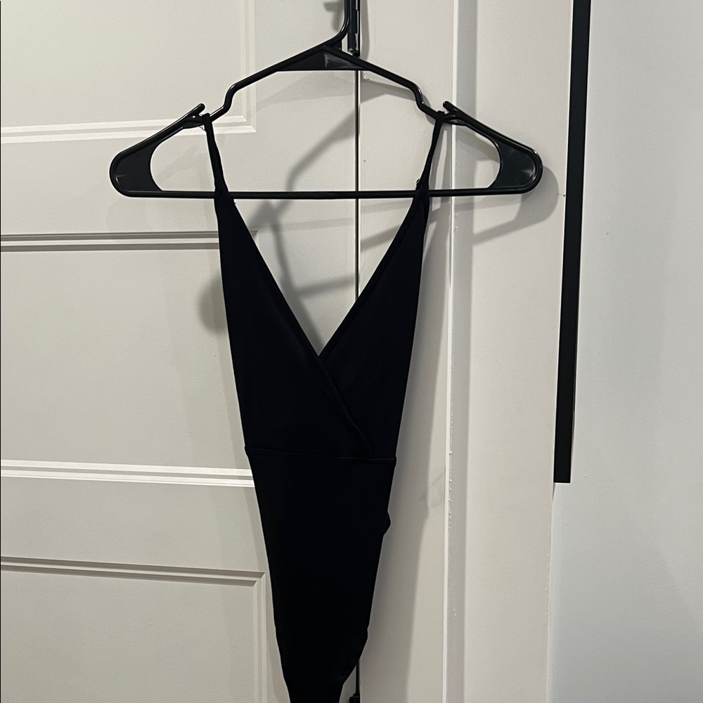 Forever 21 Elegant Black V-Neck Bodysuit